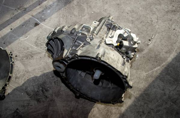 FORD CUSTOM 320 S DELUXE ÇIKMA PARÇA   2018 2022 ŞANZIMAN SIFIR ORİJİNALDİR